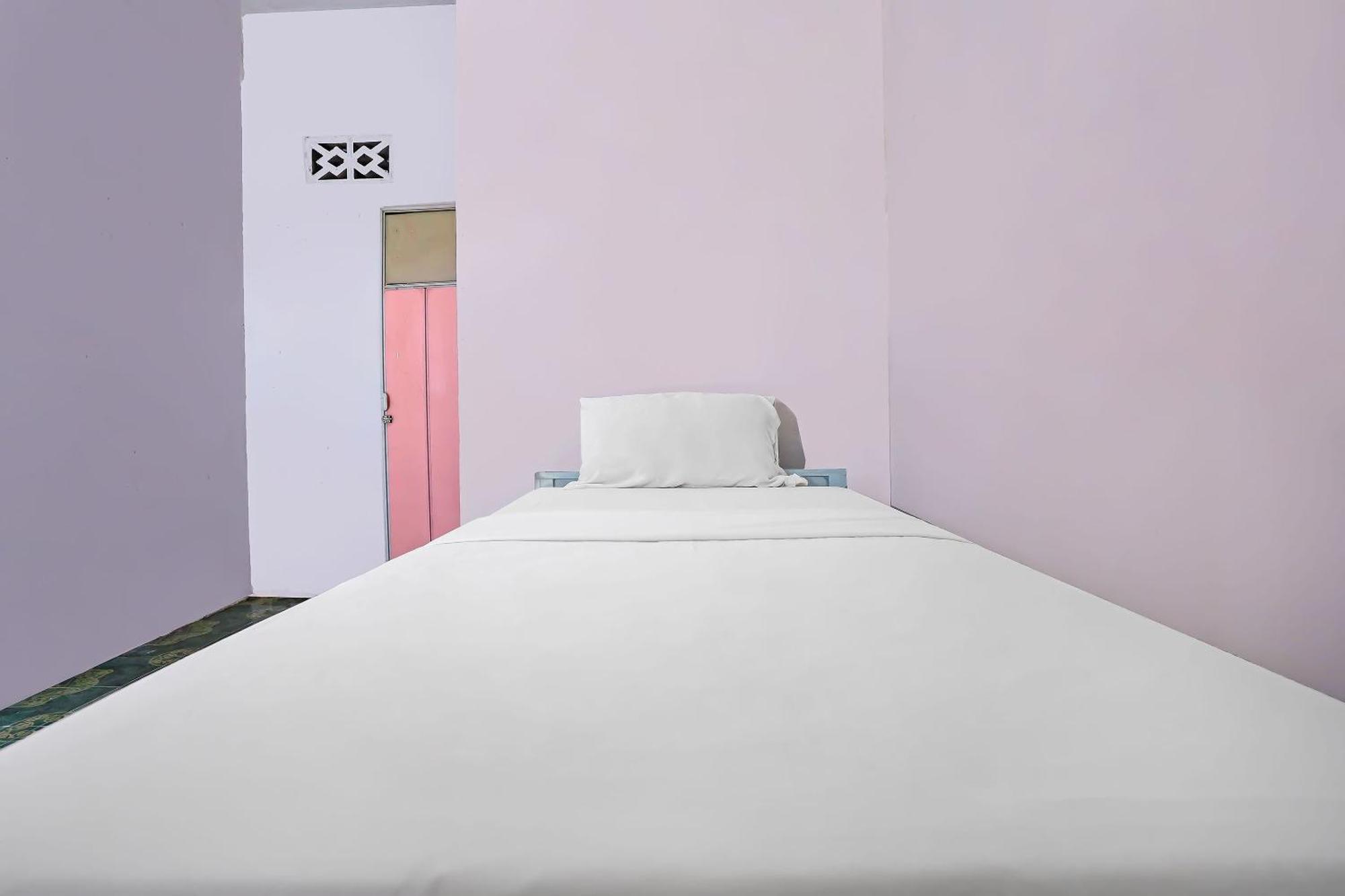 Spot On 92421 City Kost Syariah Pangkal Pinang Bagian luar foto