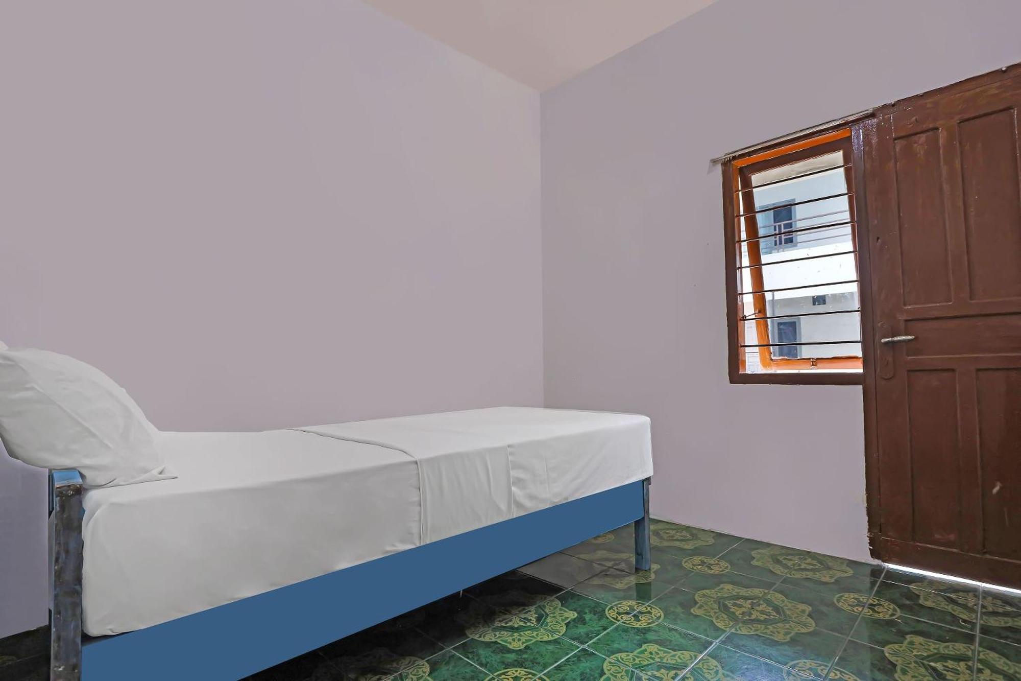 Spot On 92421 City Kost Syariah Pangkal Pinang Bagian luar foto